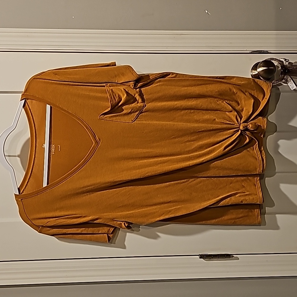 SO Favorite womens Vneck pocket tee. Mustard colored. Sz large